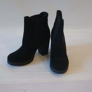 Womens The Shoe Box Black Pull-On Platform Suede Booties 37 US/7 *